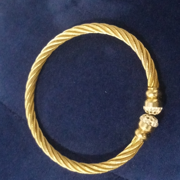 Accessories - Picture 1 of 3